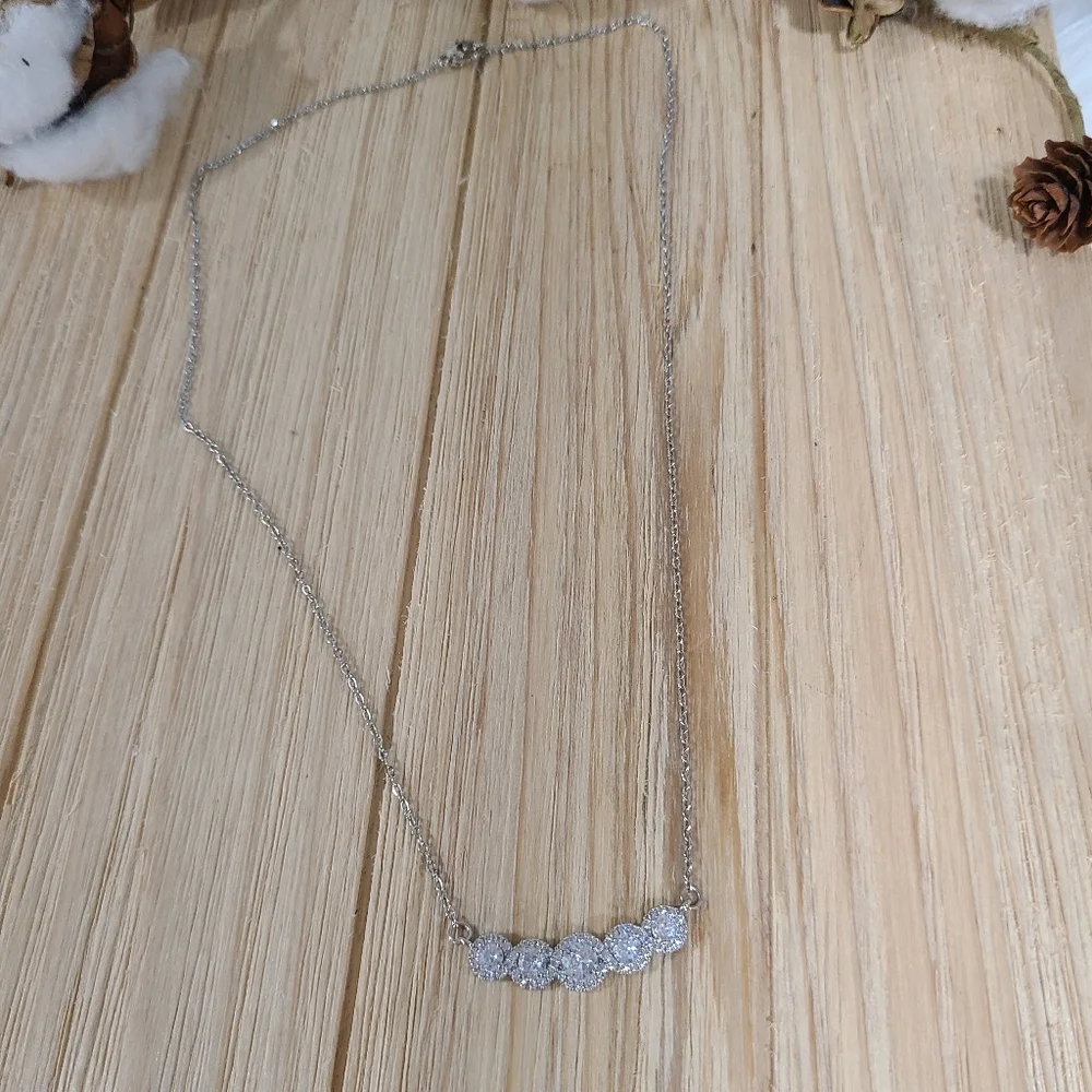 🌟🌟NEW🌟🌟GLAMOROUS!! Genuine 5 Round CZ 1 Carat  Necklace in SILVER 🌟🌟 - Picture 10 of 15